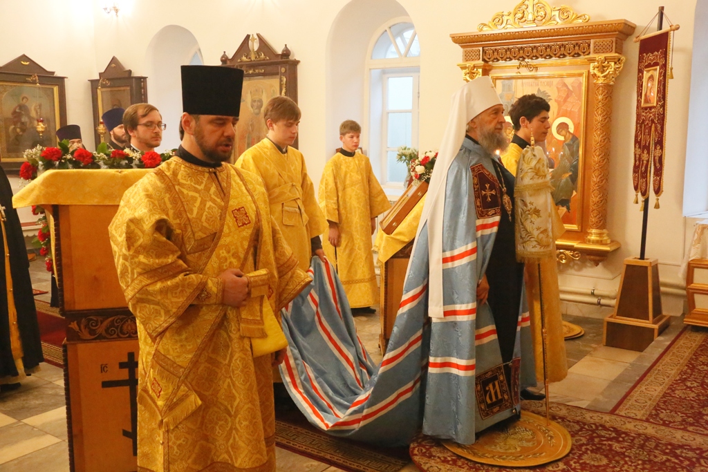 Литургия в Свято-Предтеченском храме при Саранской Духовной Семинарии